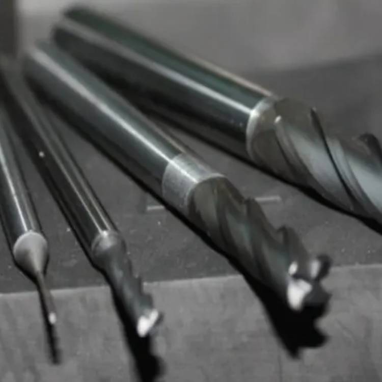 कार्बन फाइबर मिलिंग कटर कितना टिकाऊ है?